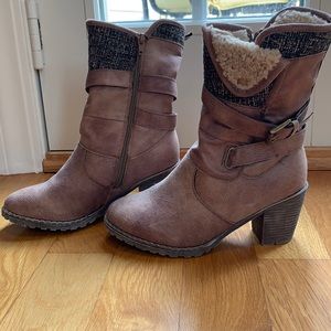 Muk Luks lined boots